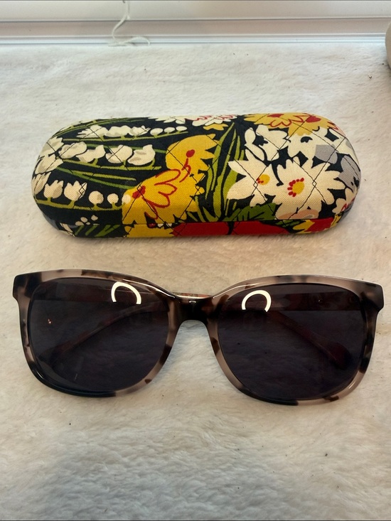 Vera Bradley Accessories - Vera Bradley Charlene Blush Pink Spotted Brown Designer Sunglasses
